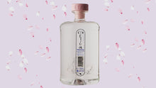 Charger et lire la vidéo dans la visionneuse de la Galerie, ETSU JAPANESE GIN SAKURA EDICION LIMITADA
